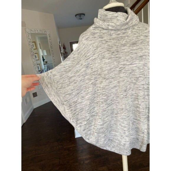 Gray Talbots Cape Sweater (XS) - Picture 2 of 4